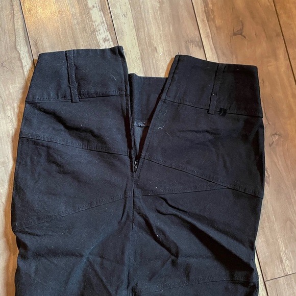 Black pencil skirt - only worn twice - Picture 4 of 5